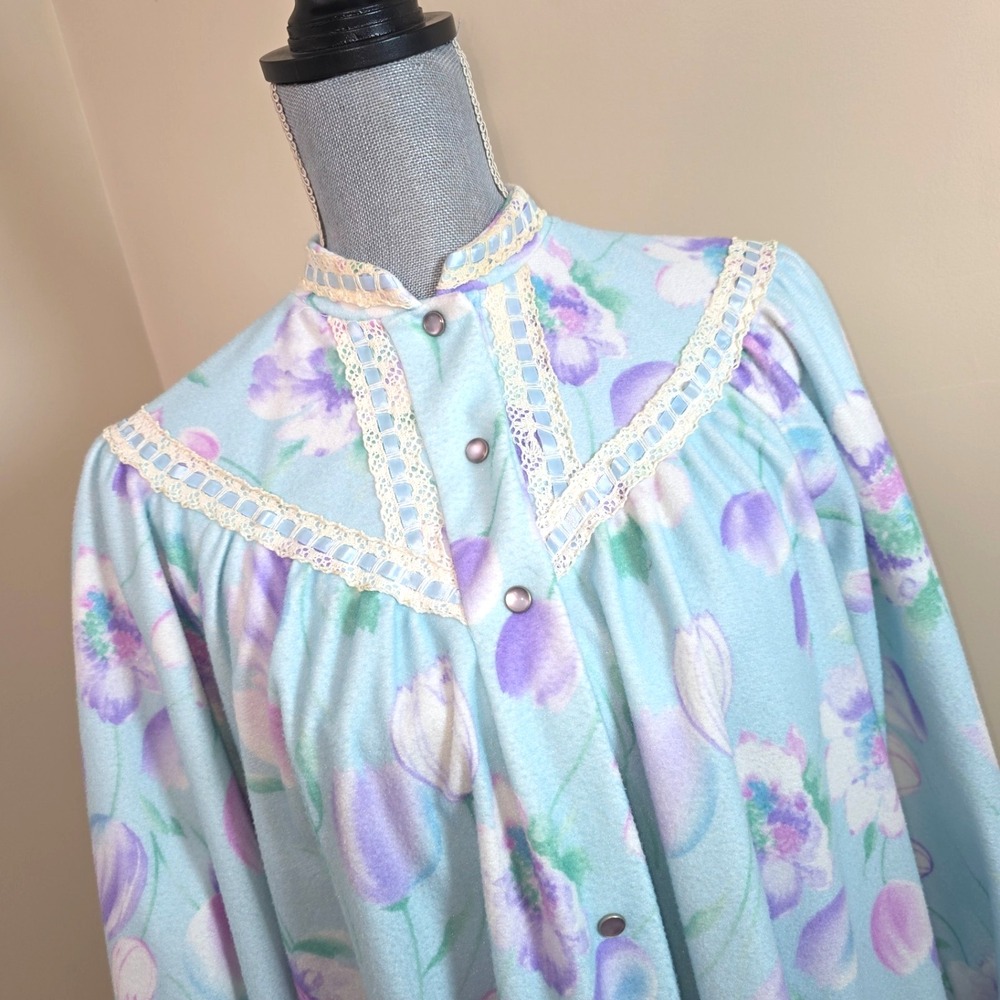 Vtg Evelyn Pearson Floral Pearl Snap Front Fleece Housecoat Robe M USA Tulips